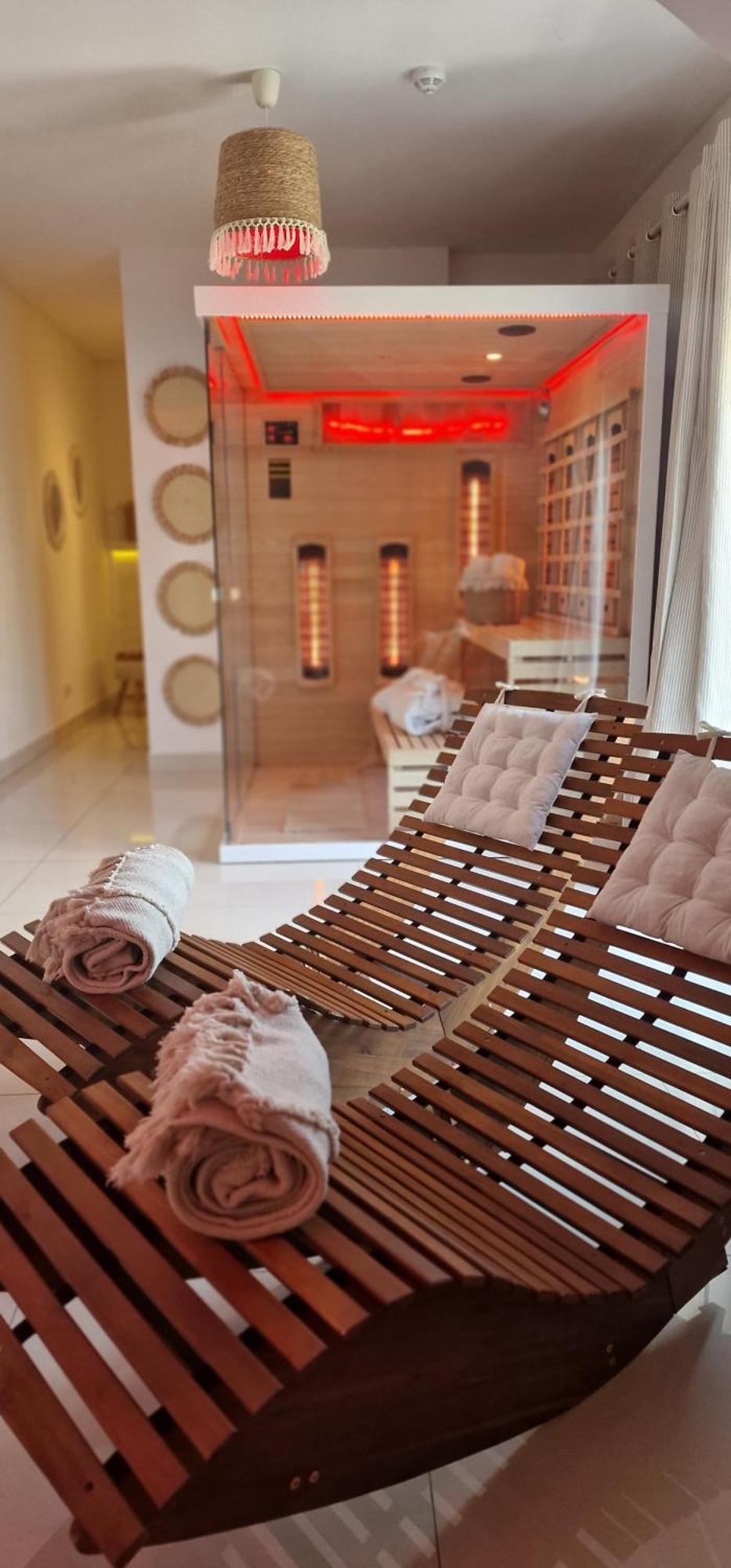 Spa Love Ceglana 1 A Sauna,,Jaccuzi Dla Dwojga Na Wylacznosc 锡隆纳葛拉 外观 照片